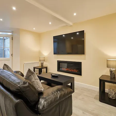 Host & - Ross's View *